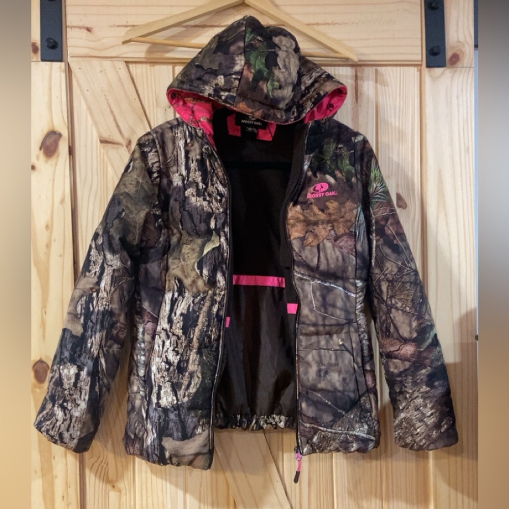 Mossy Oak Women’s Camouflage Jacket with Pink Highlights